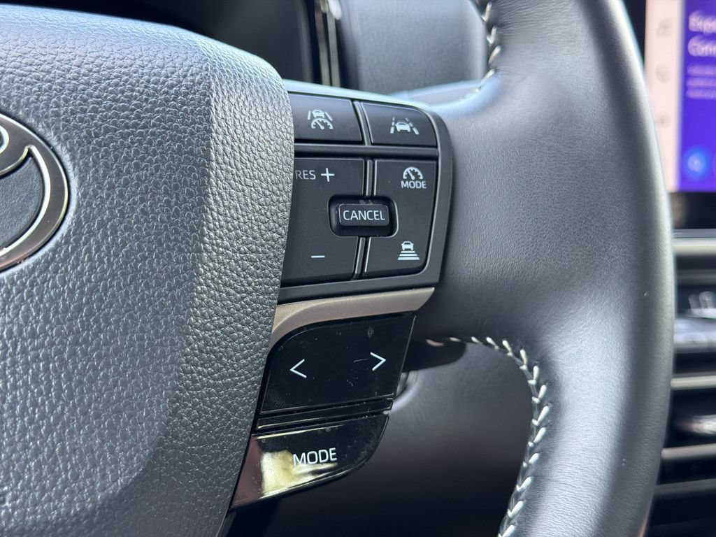 Used 2026 Toyota Camry SE FWD image 27