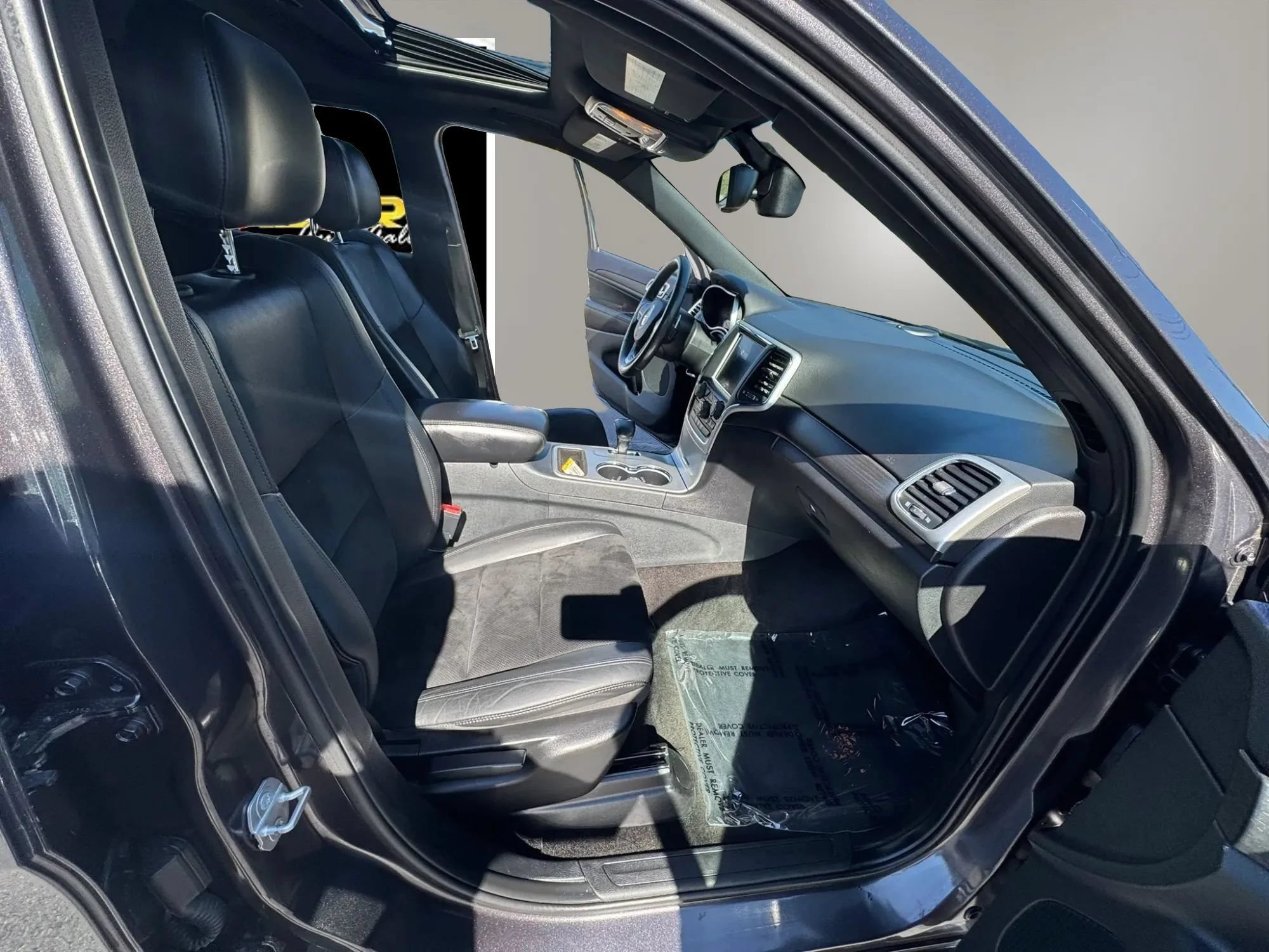 Used 2015 Jeep Grand Cherokee Altitude AWD/4WD image 13