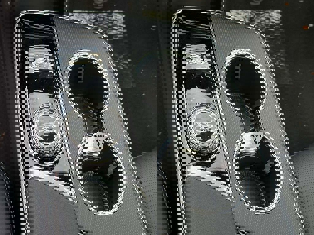 New 2024 Cadillac Lyriq Luxury image 16