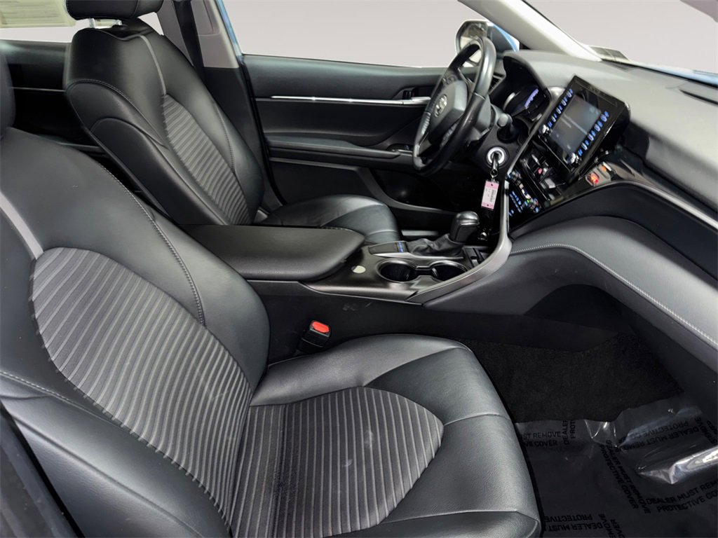 Used 2024 Toyota Camry SE image 15