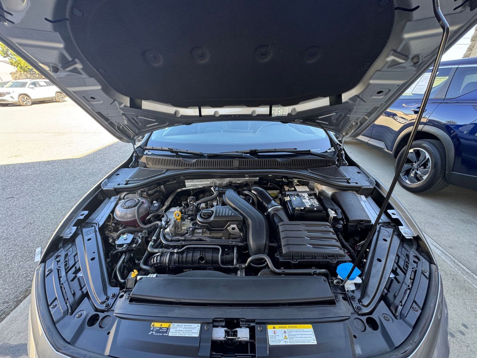 Used 2025 Volkswagen Jetta SE FWD image 32