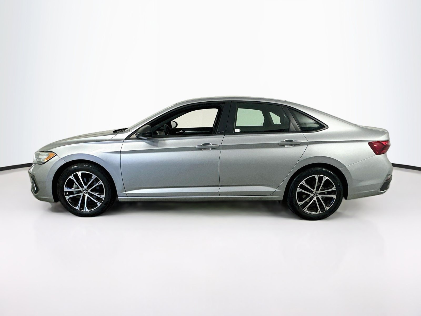 Used 2024 Volkswagen Jetta Sport FWD image 8
