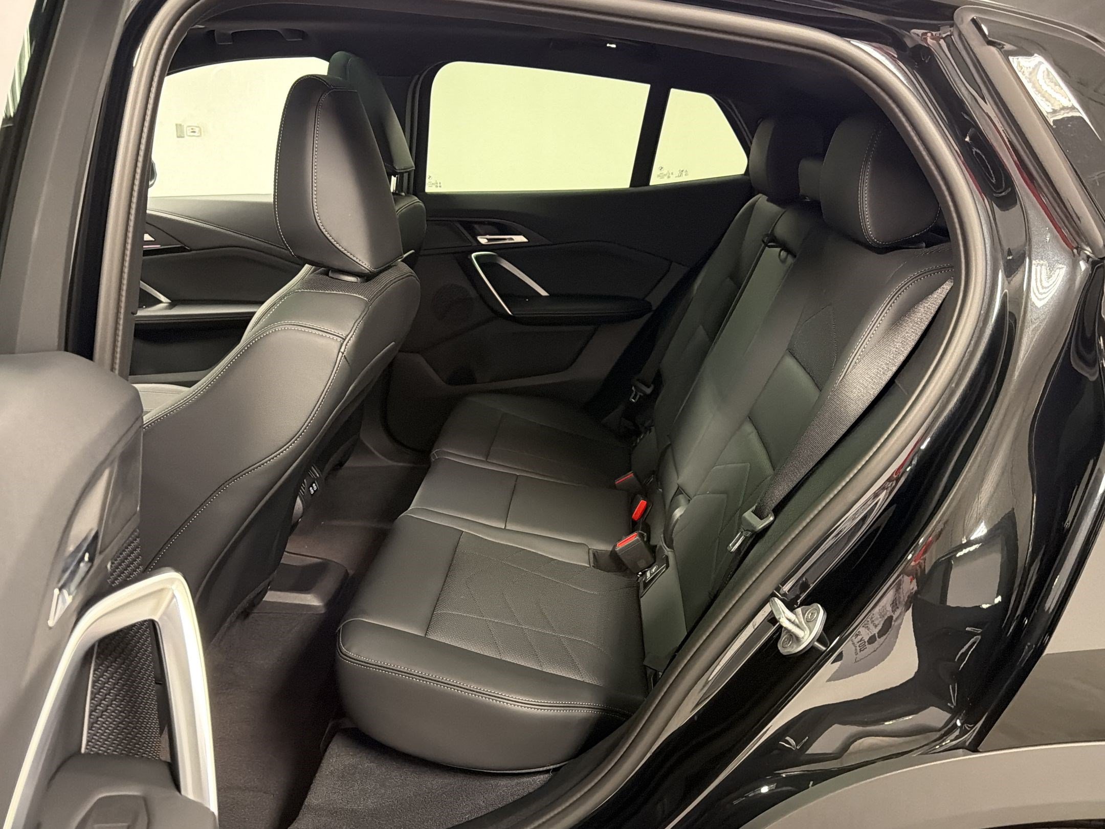 Certified 2025 BMW X2 xDrive28i AWD/4WD image 23