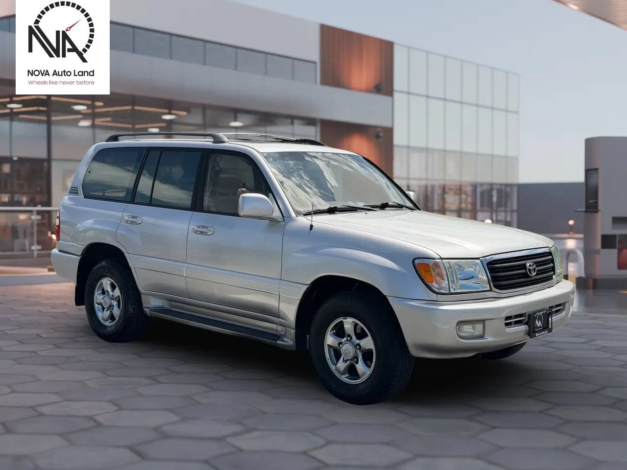 Used 2002 Toyota Land Cruiser AWD/4WD image 2