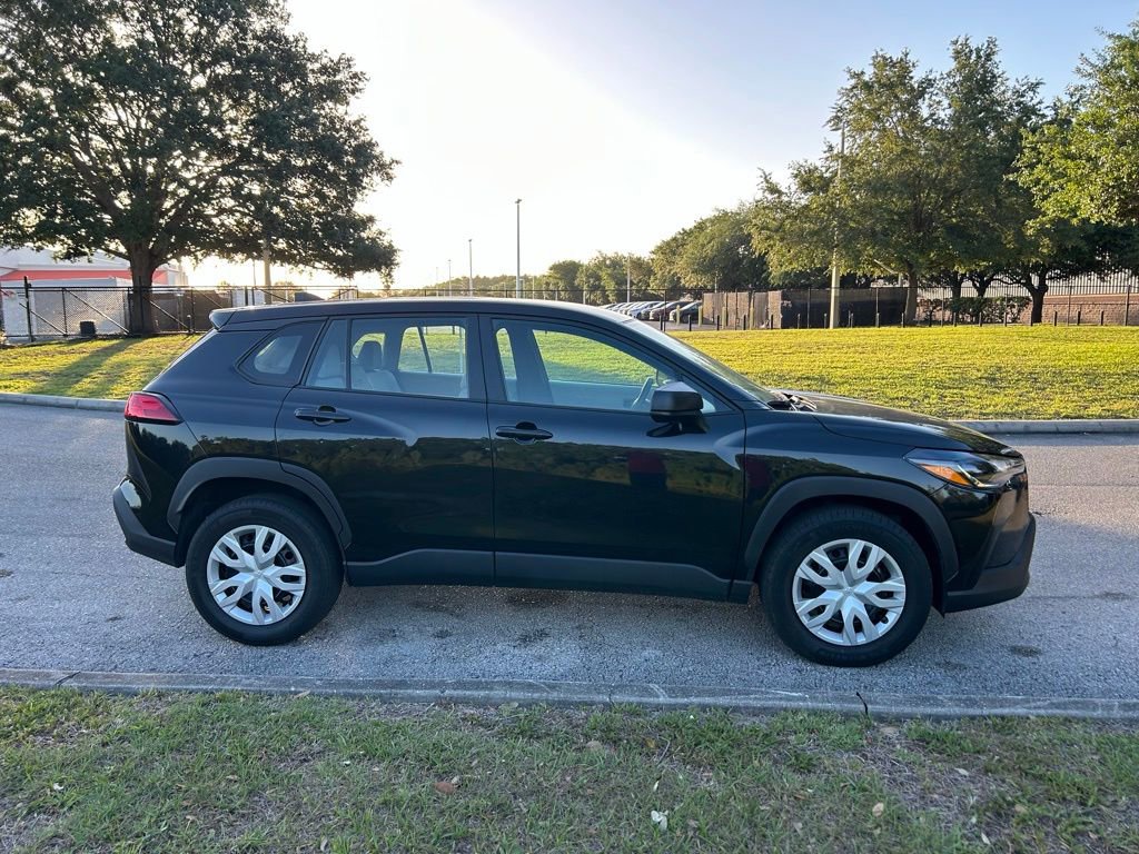Used 2024 Toyota Corolla Cross L FWD image 6