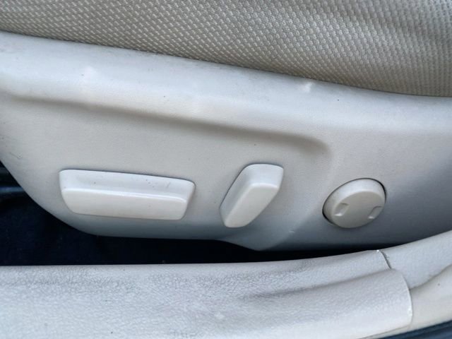 Used 2012 Toyota Camry LE FWD image 27