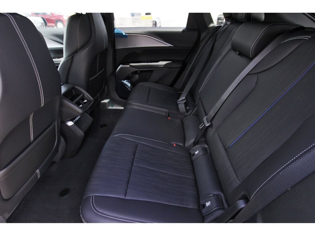 New 2027 Cadillac Lyriq Luxury AWD/4WD image 7