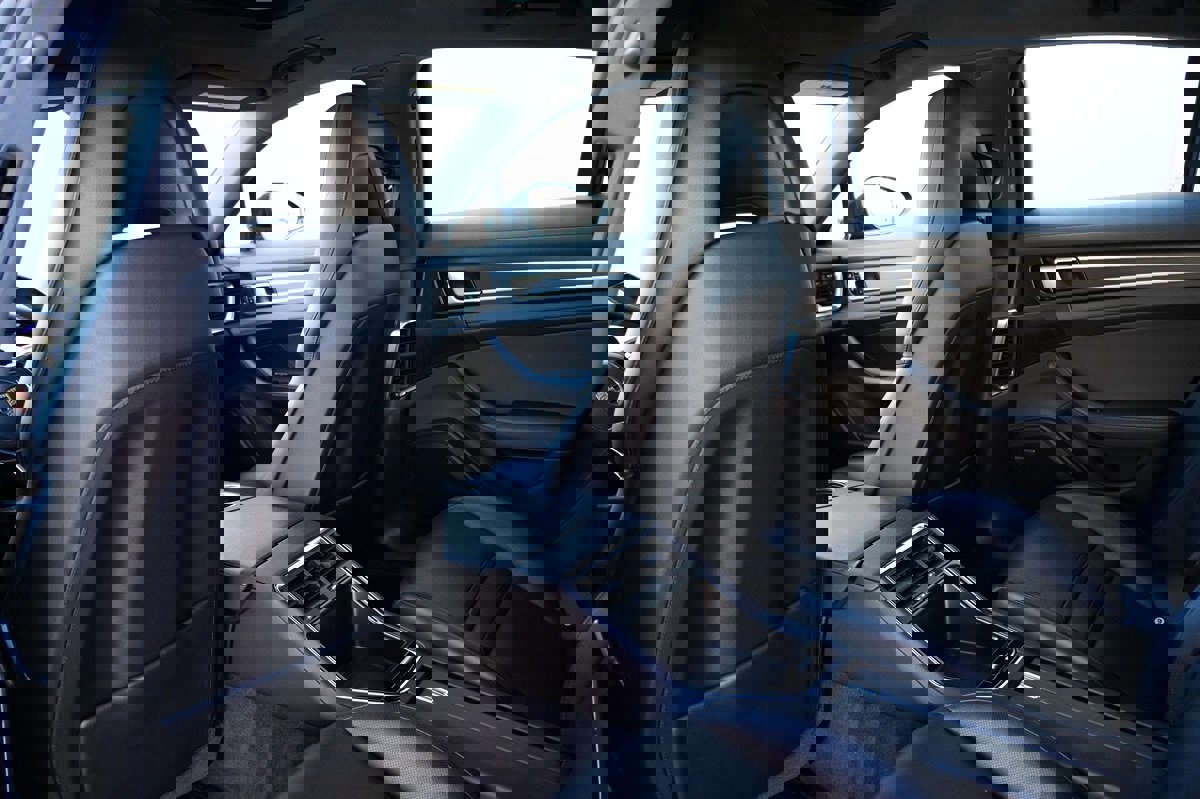 Used 2020 Porsche Panamera 4 image 26