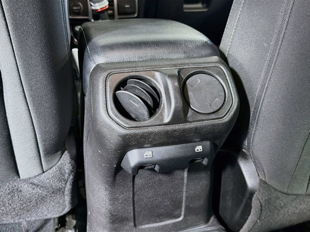 Used 2021 Jeep Wrangler Unlimited Sport AWD/4WD image 25