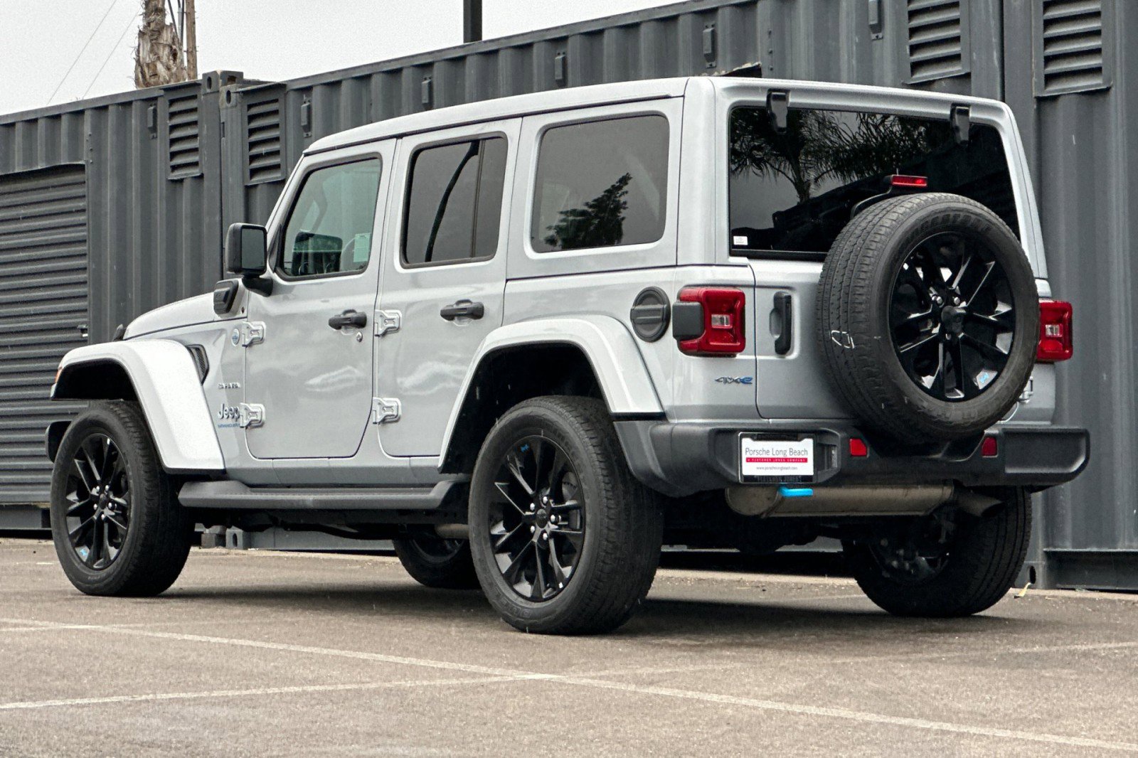 Used 2023 Jeep Wrangler Sahara image 3