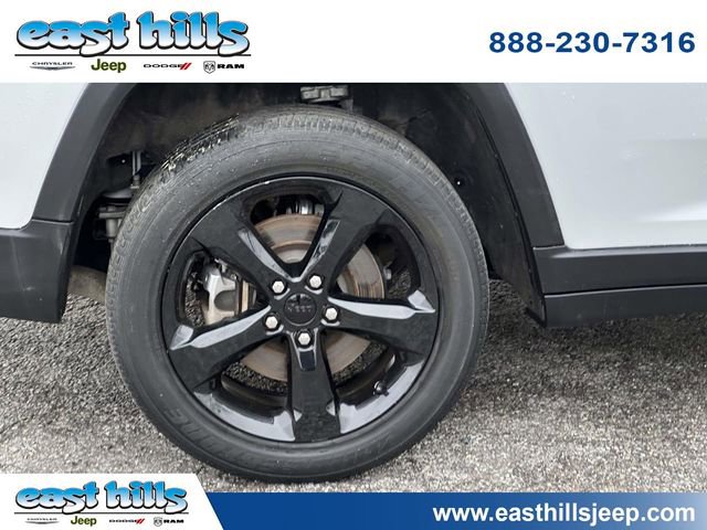 Certified 2023 Jeep Grand Cherokee L Laredo image 10