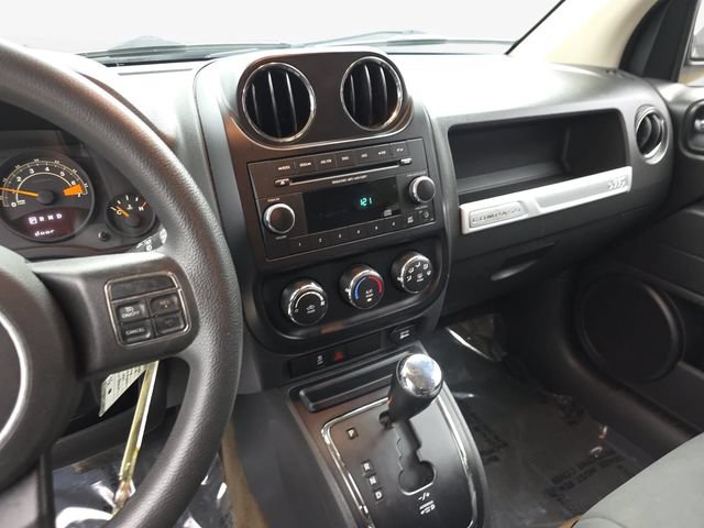 Used 2014 Jeep Compass Sport FWD image 21
