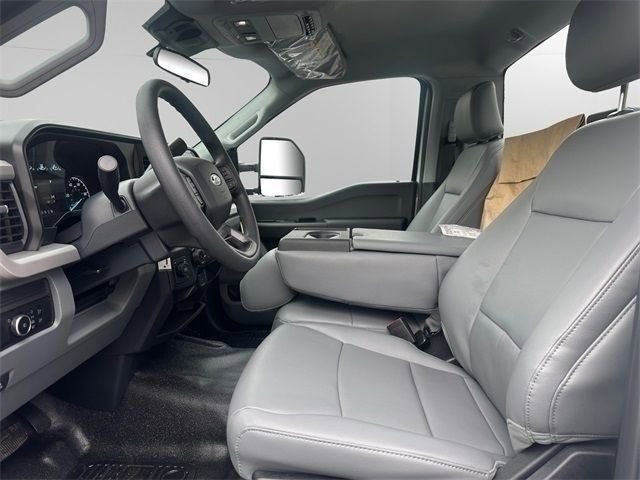 New 2026 Ford F550 4x4 Regular Cab Super Duty w/ XL Chrome Package image 13