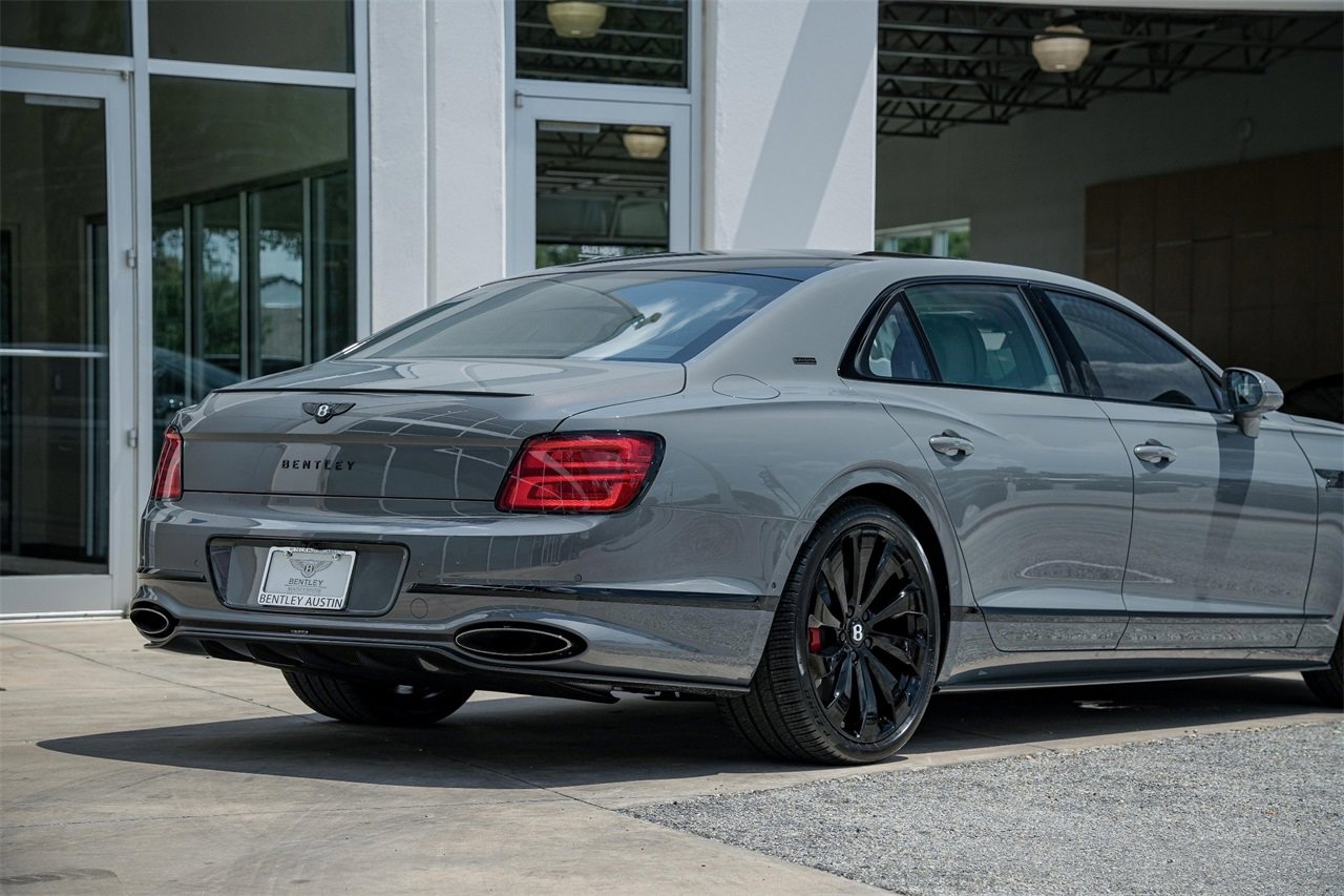 New 2025 Bentley Flying Spur Plug-In Hybrid image 8