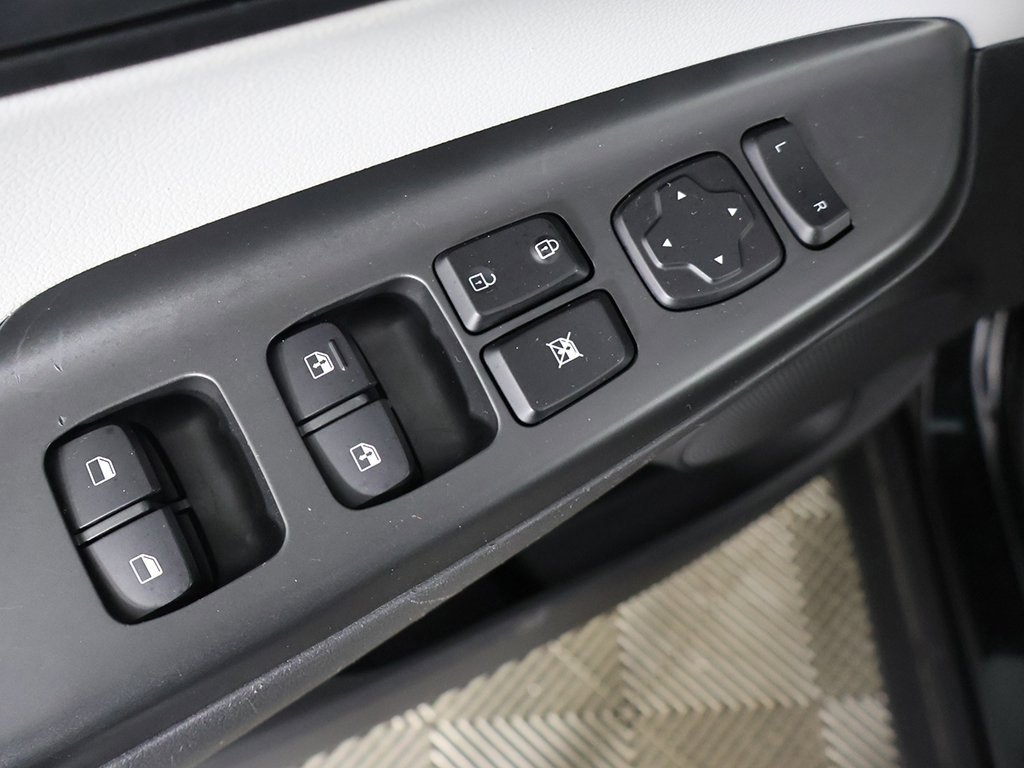 Used 2023 Hyundai Kona SEL w/ Cargo Package image 33