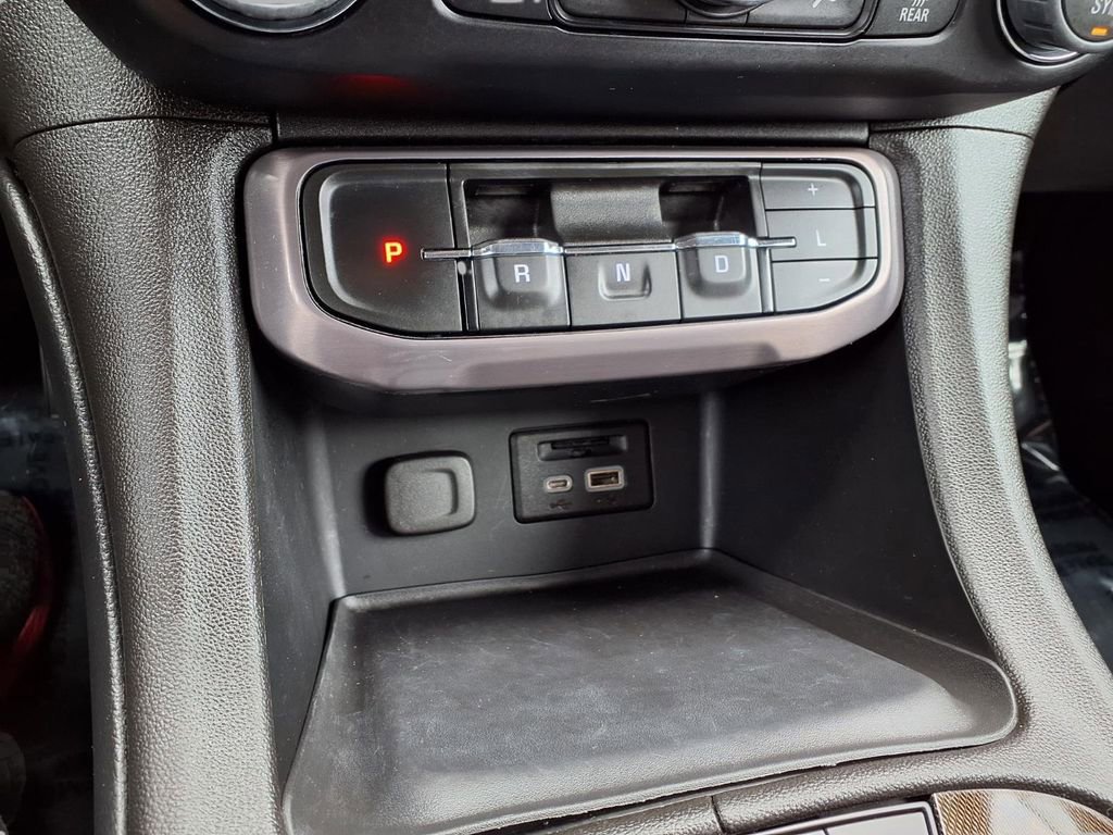 Used 2023 GMC Acadia AT4 w/ Technology Package image 9