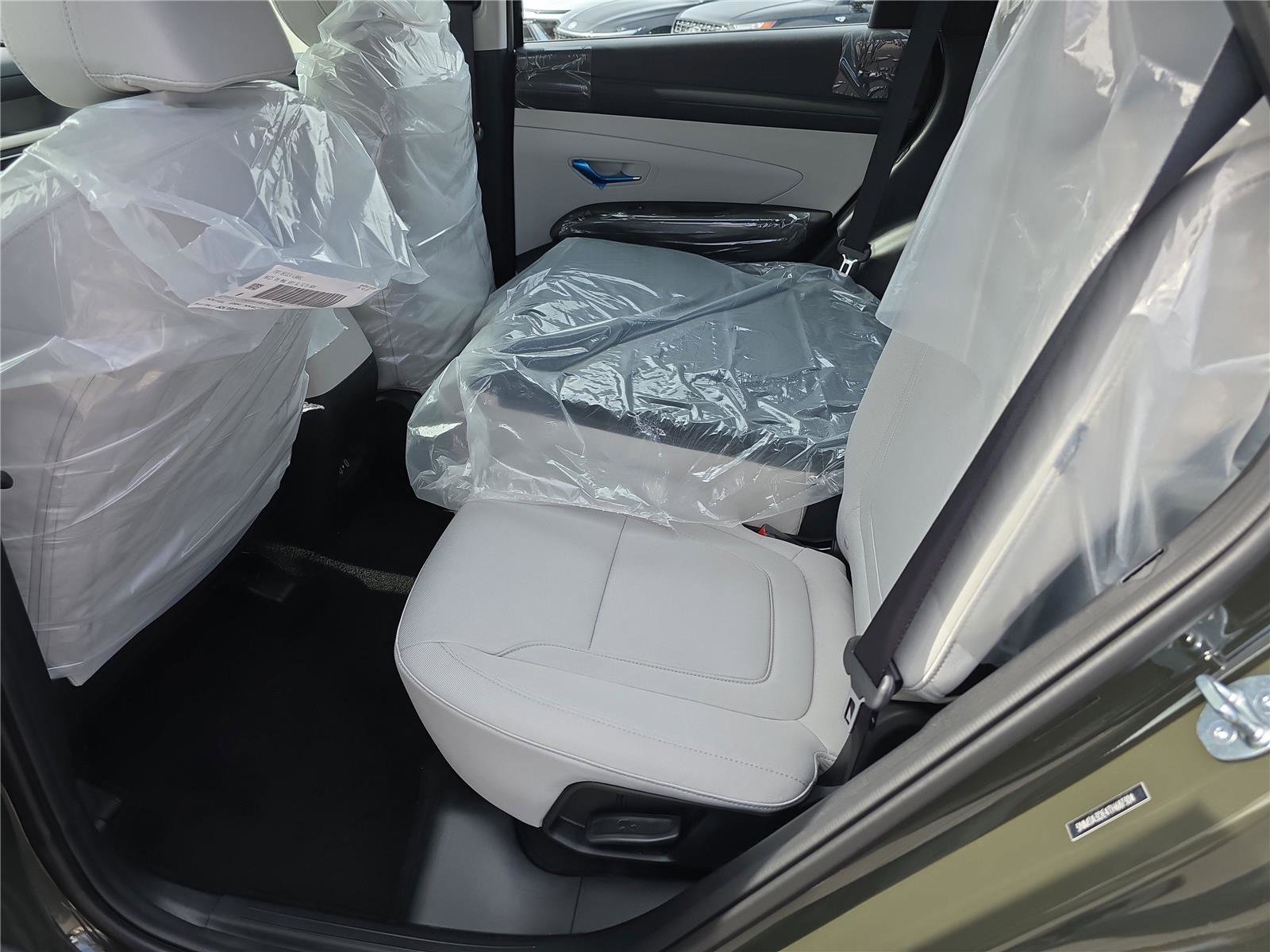 New 2026 Hyundai Tucson SE image 6