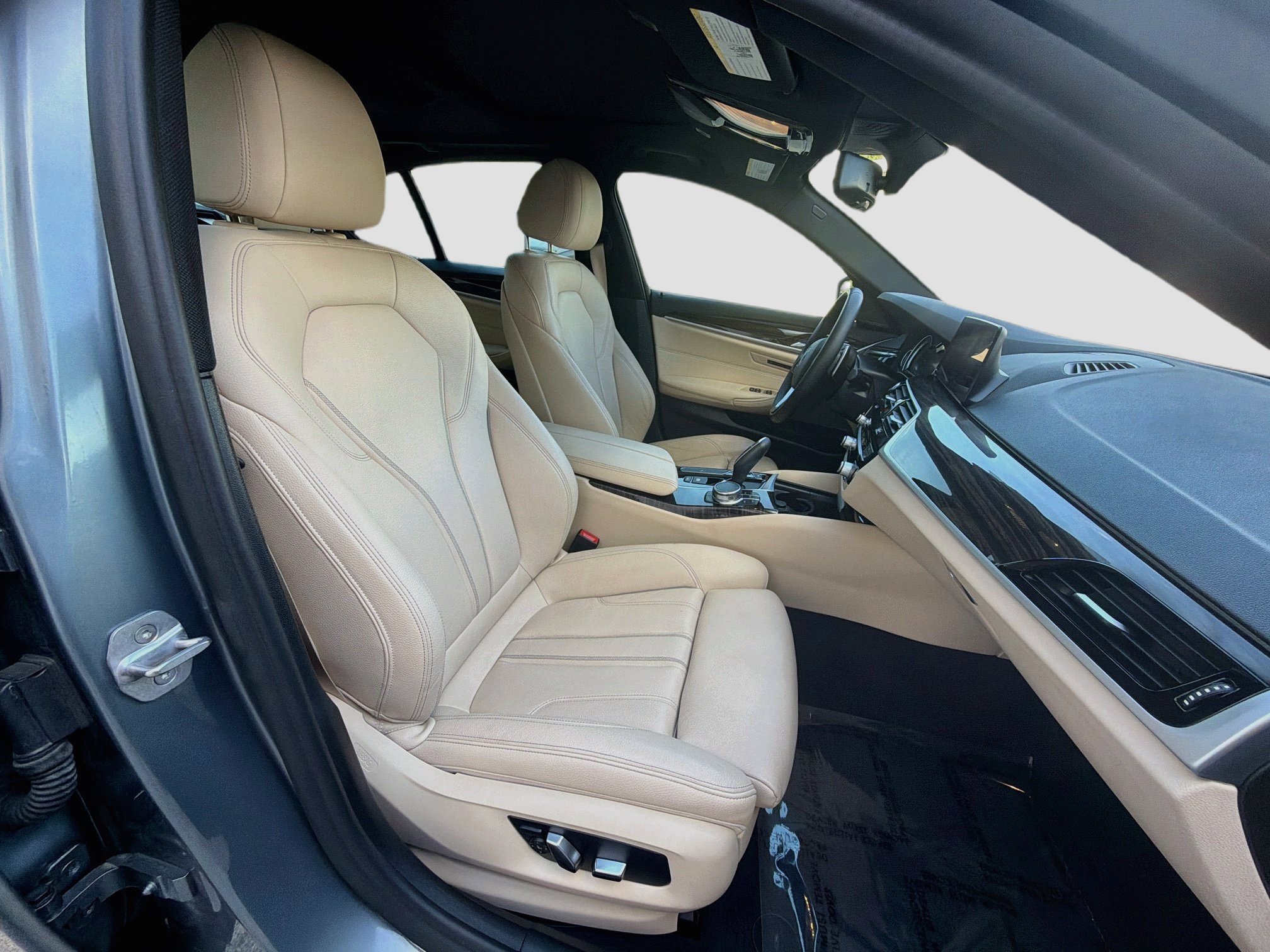 Used 2019 BMW 540i w/ Convenience Package RWD image 32