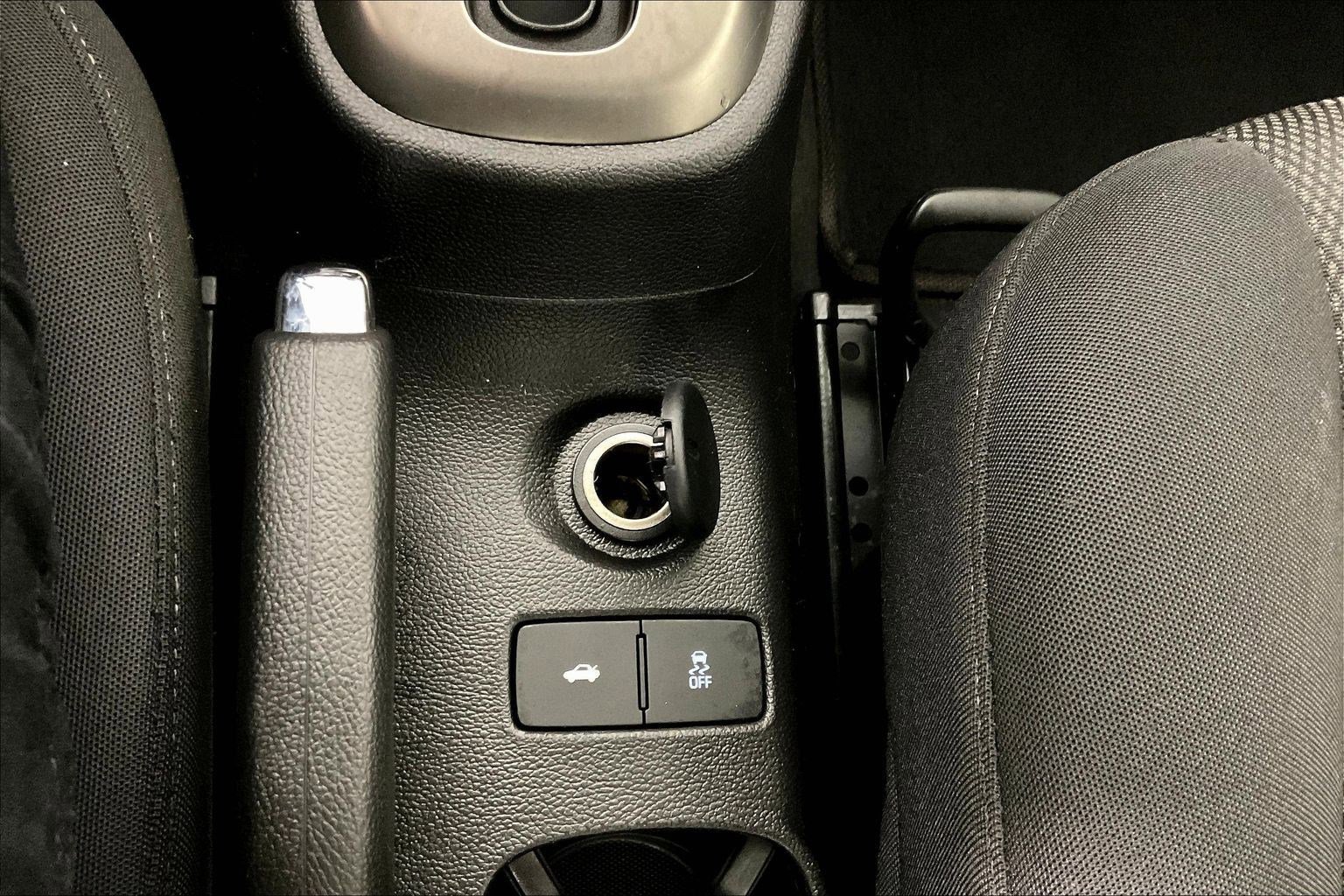 Used 2016 Chevrolet Sonic LT FWD image 15