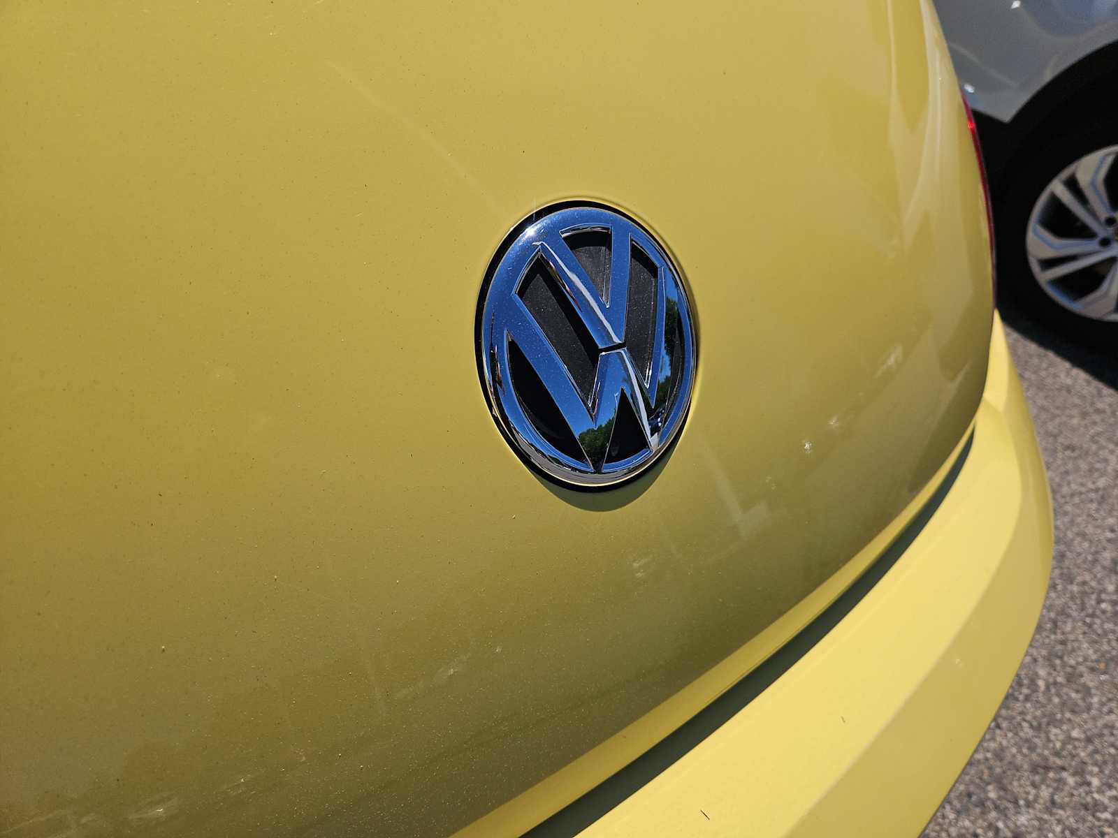 Used 2012 Volkswagen Beetle 2.5 FWD image 4