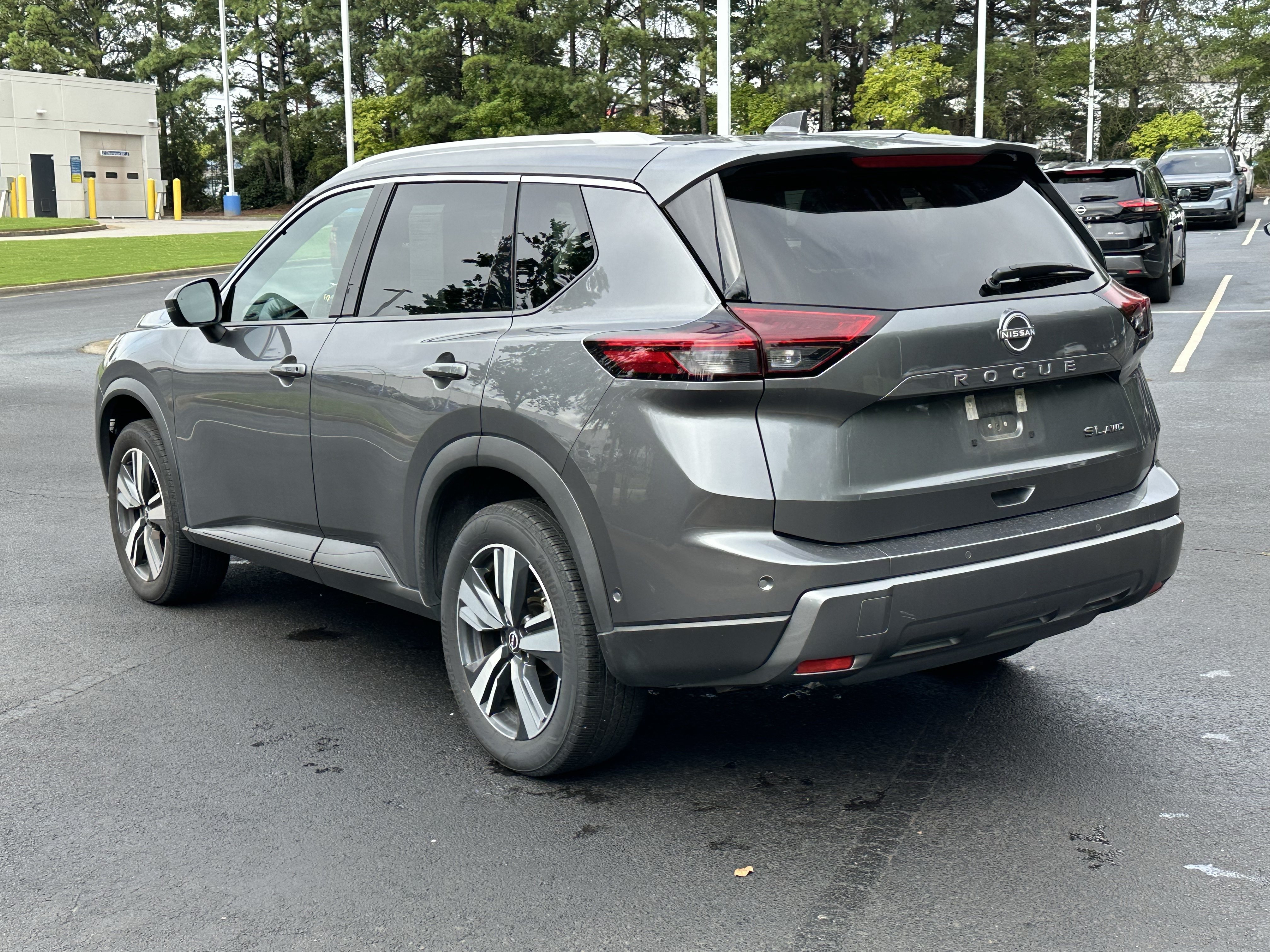 Used 2026 Nissan Rogue SL AWD/4WD image 9