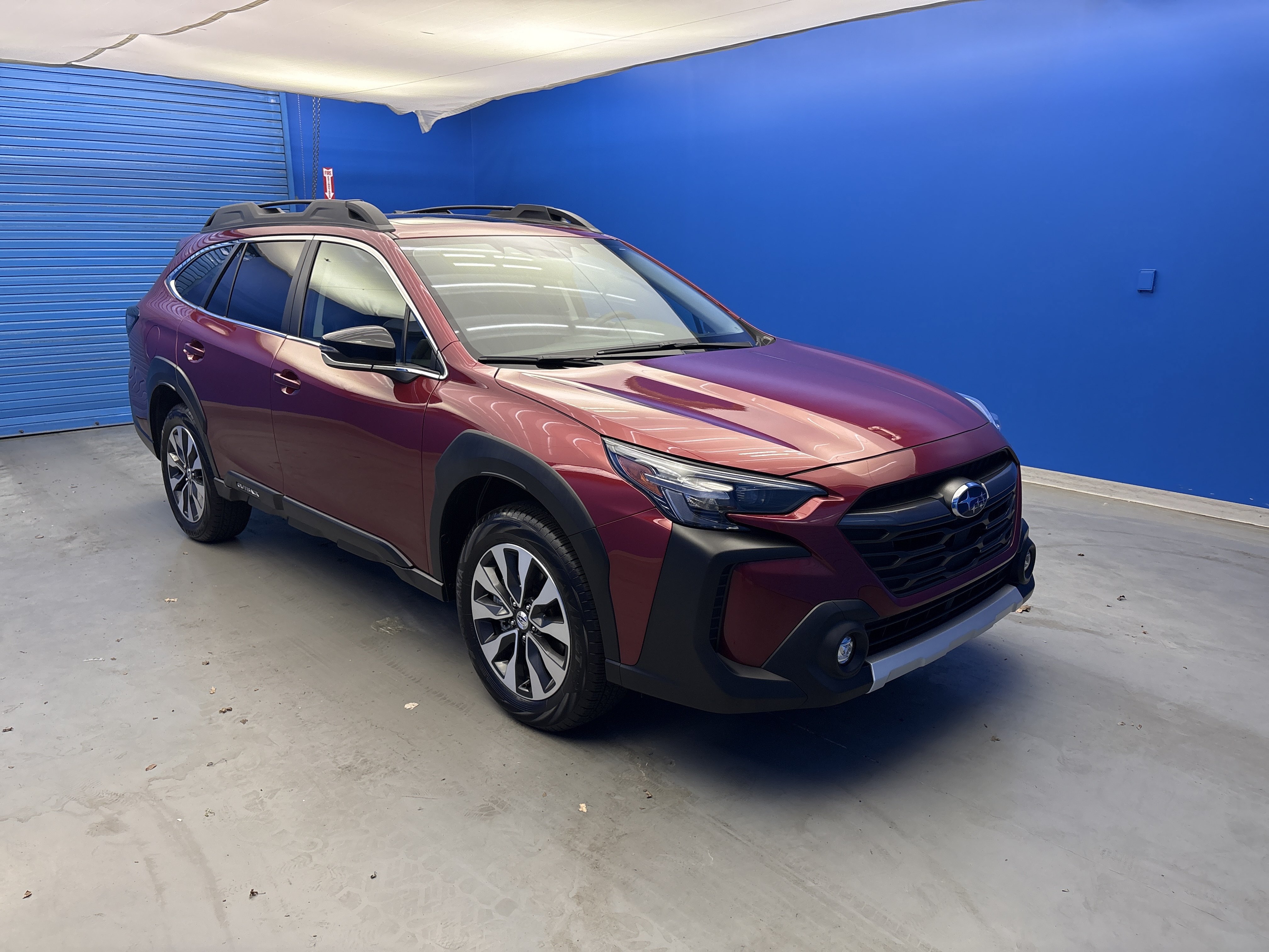 Certified 2025 Subaru Outback Limited AWD/4WD image 2