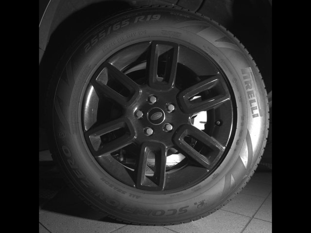 Used 2023 Land Rover Defender 90 S image 12