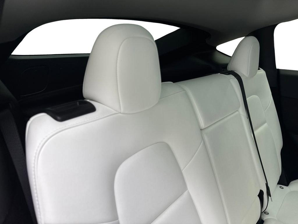 Used 2024 Tesla Model Y Long Range image 40