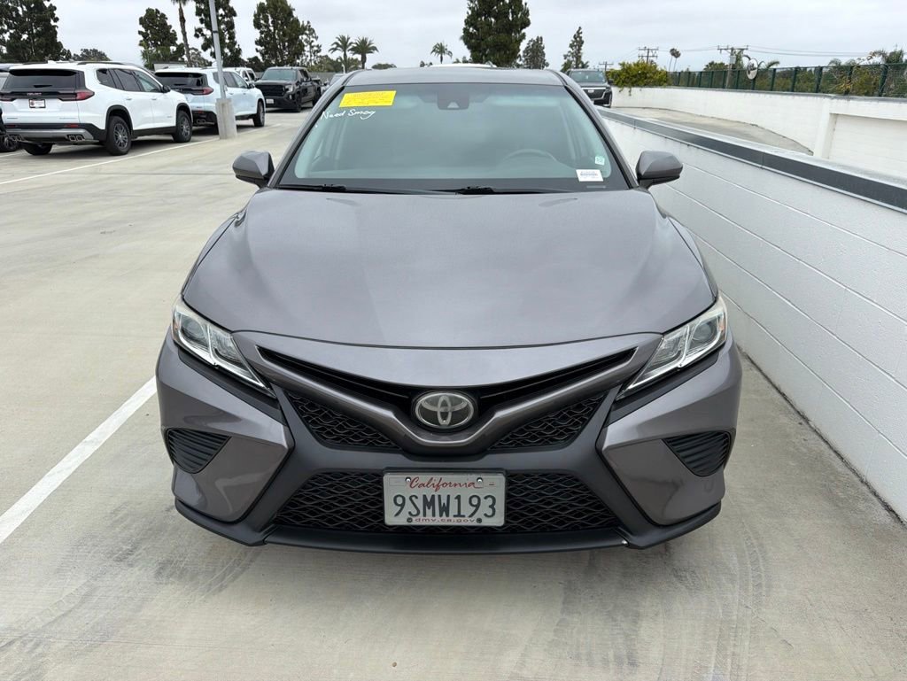 Used 2019 Toyota Camry SE w/ Carpet Mat Package FWD image 1