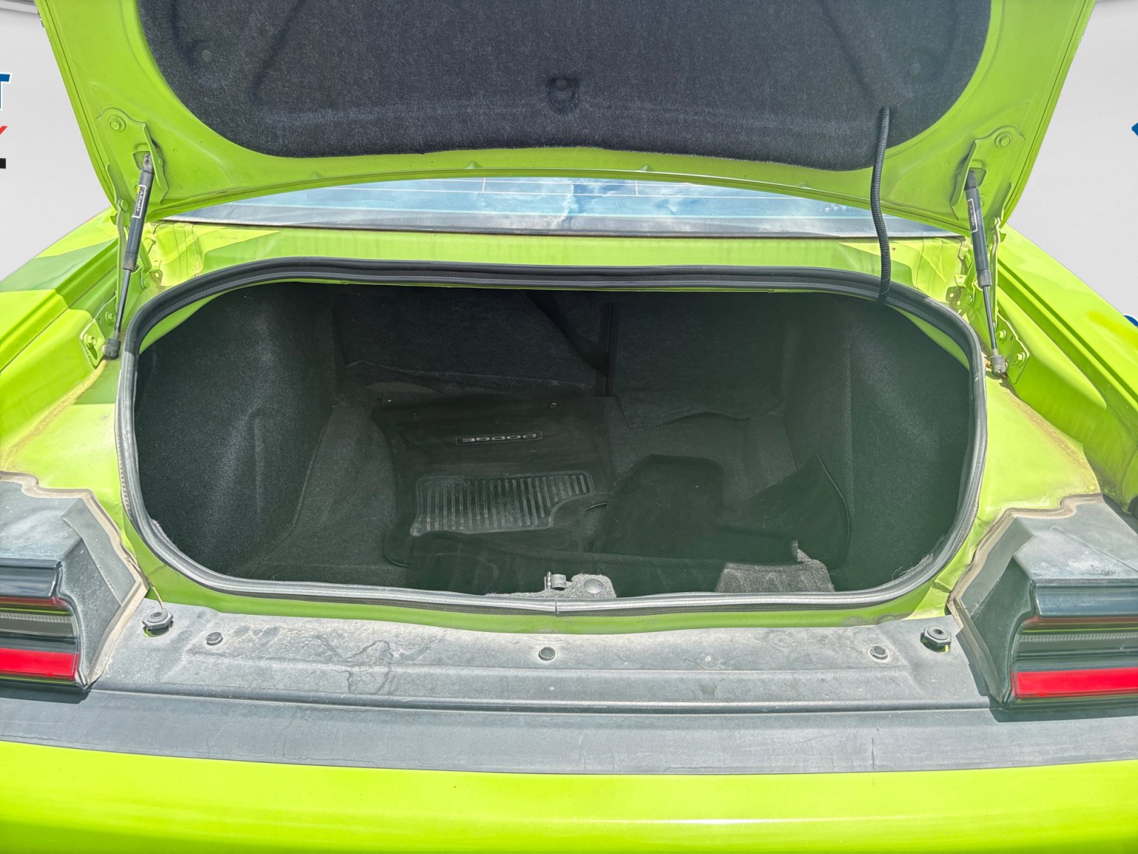 Used 2015 Dodge Challenger R/T Plus RWD image 23