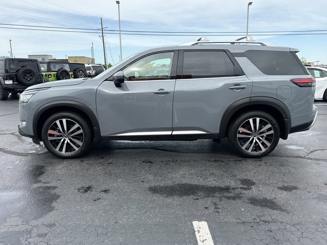 Certified 2025 Nissan Pathfinder Platinum AWD/4WD image 14