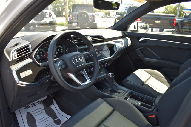 Used 2025 Audi Q3 2.0T Premium w/ Convenience Package AWD/4WD image 11