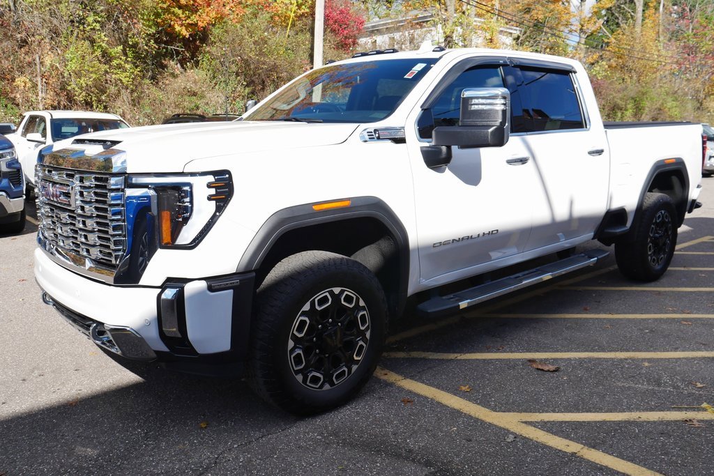Used 2024 GMC Sierra 2500 Denali w/ Snow Plow Prep/Camper Package image 4