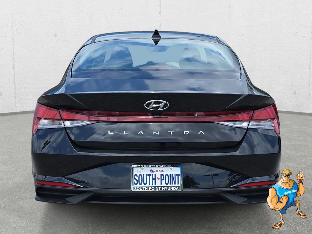 Used 2023 Hyundai Elantra SEL w/ Convenience Package image 6