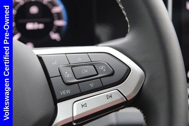 Used 2025 Volkswagen Tiguan SE image 30