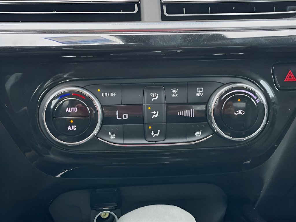 Used 2025 Chevrolet Trax ACTIV w/ Driver Confidence Package FWD image 19