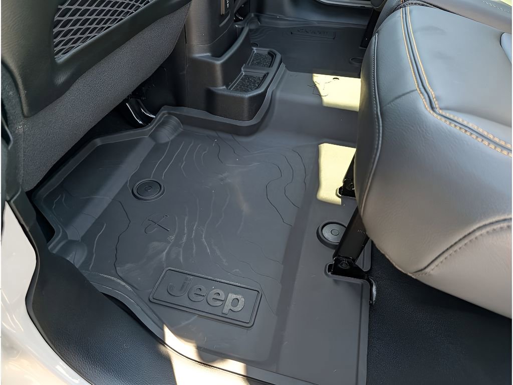 New 2026 Jeep Wrangler Unlimited Sahara AWD/4WD image 33