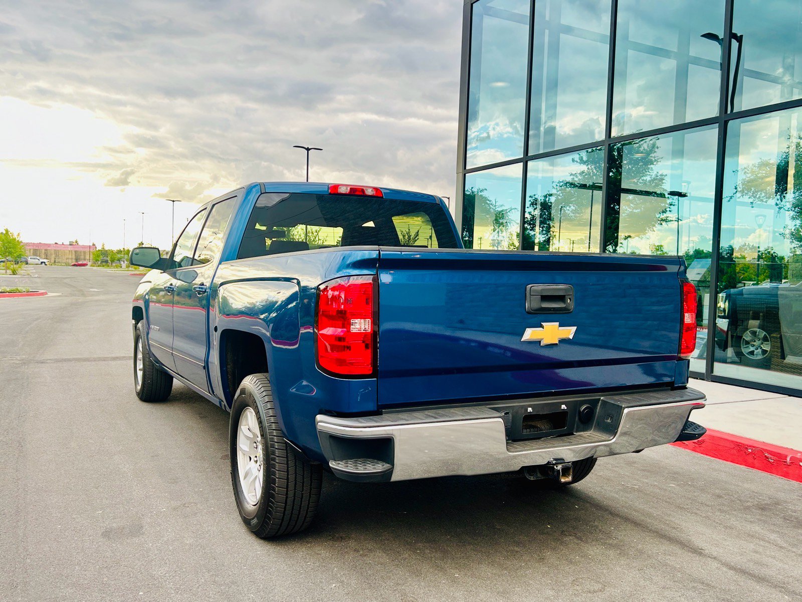 Used 2018 Chevrolet Silverado 1500 LT w/ All Star Edition RWD image 5