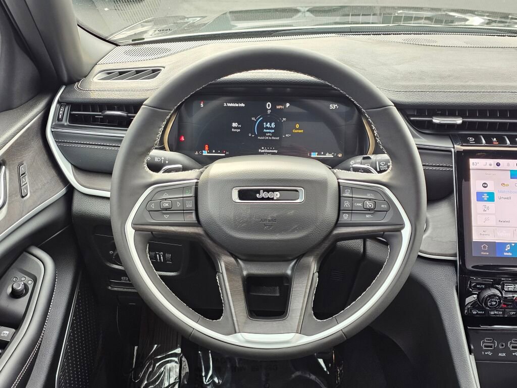 New 2025 Jeep Grand Cherokee L Limited w/ Black Appearance Package image 16