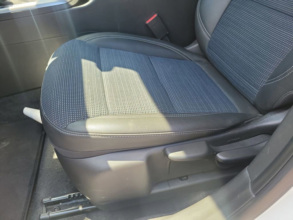 Certified 2025 Buick Envista Preferred FWD image 19