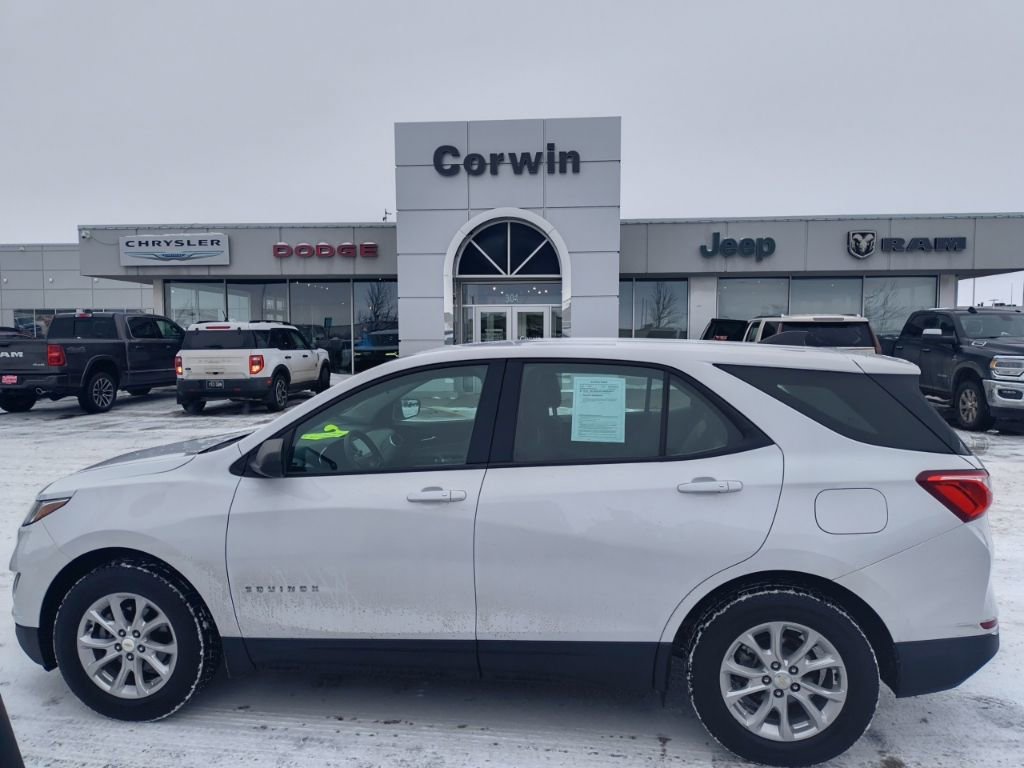Used 2018 Chevrolet Equinox LS image 4