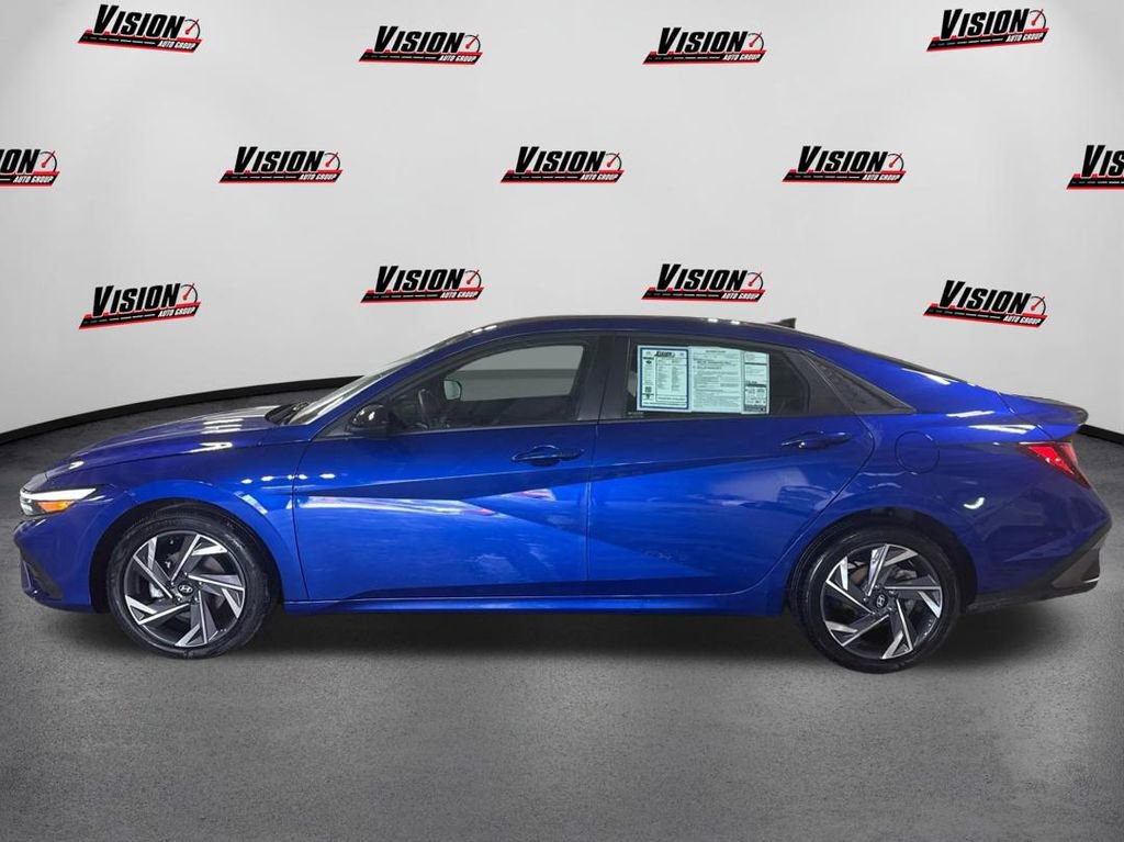 Used 2025 Hyundai Elantra Sport image 8
