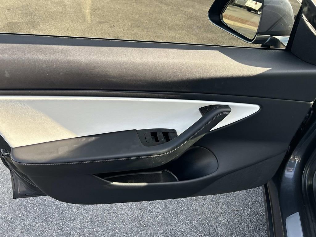 Used 2019 Tesla Model 3 Standard Range Plus image 24