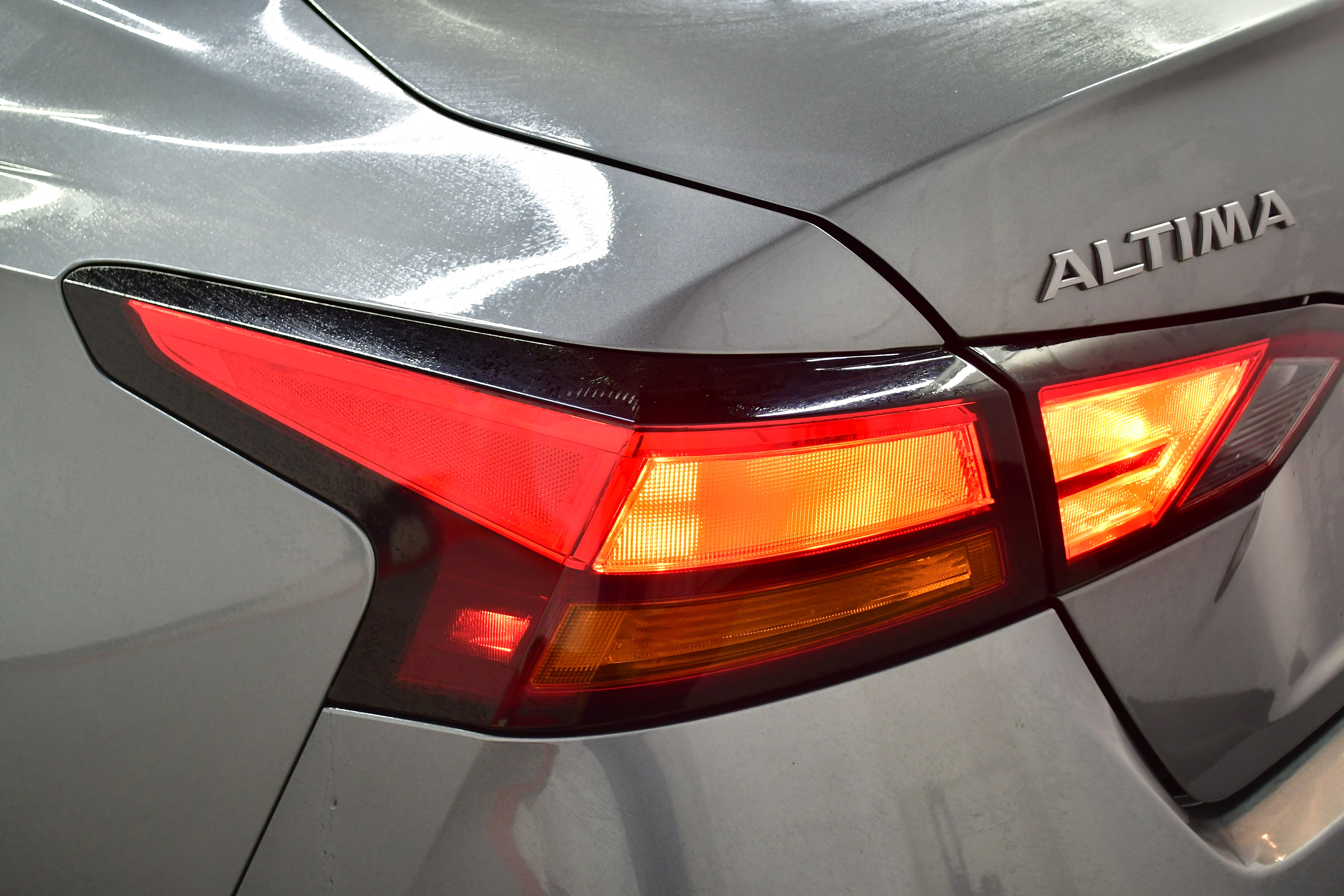 Used 2025 Nissan Altima 2.5 SV image 31