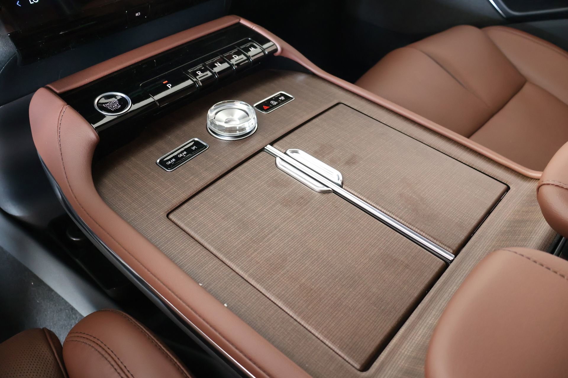 New 2026 Lincoln Navigator L Reserve AWD/4WD image 9