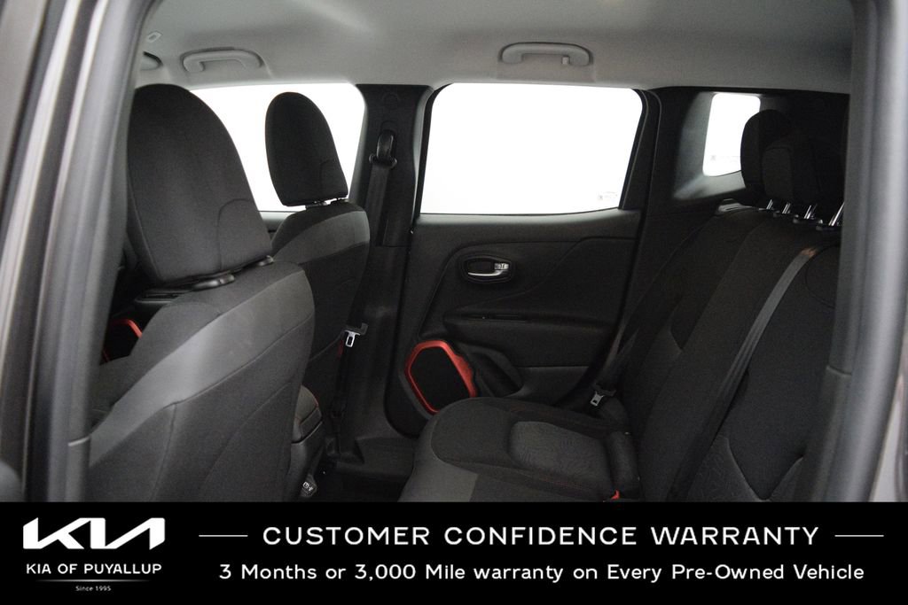 Used 2018 Jeep Renegade Trailhawk AWD/4WD image 12