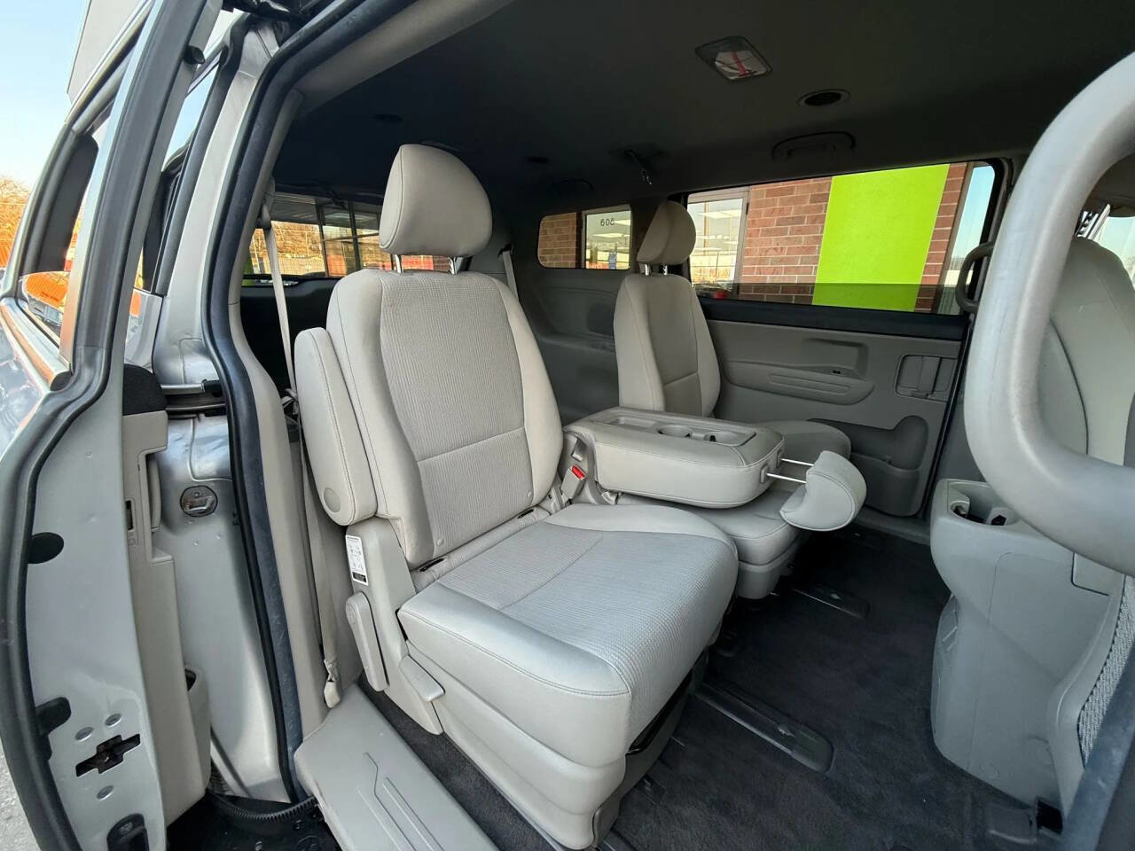 Used 2020 Kia Sedona LX FWD image 30