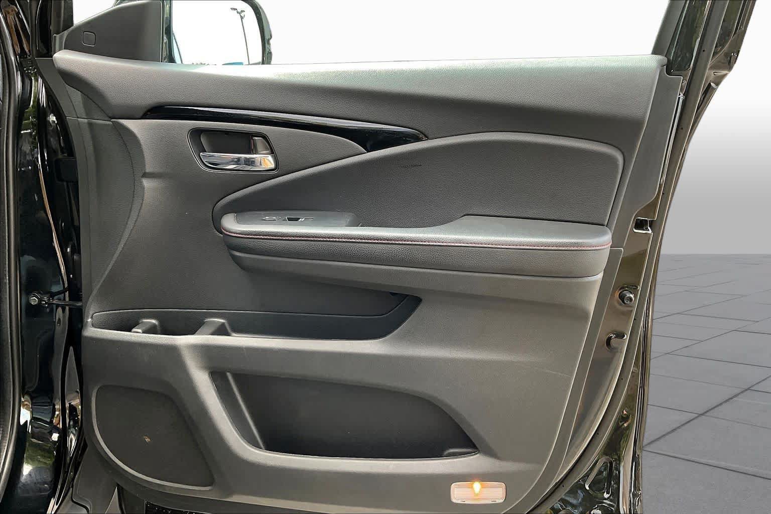 Used 2022 Honda Ridgeline Black Edition image 23