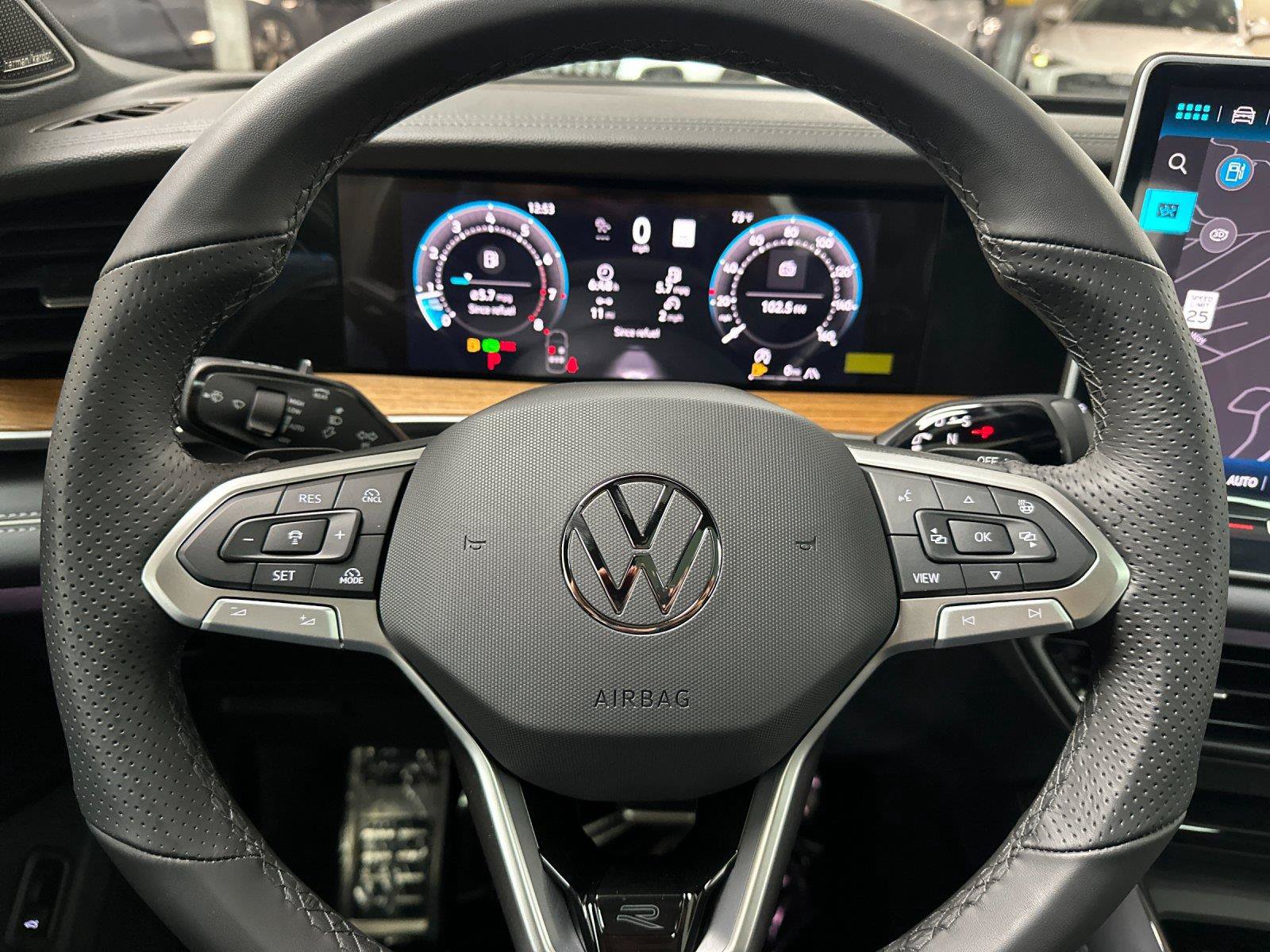 New 2026 Volkswagen Tiguan SEL R-Line AWD/4WD image 23