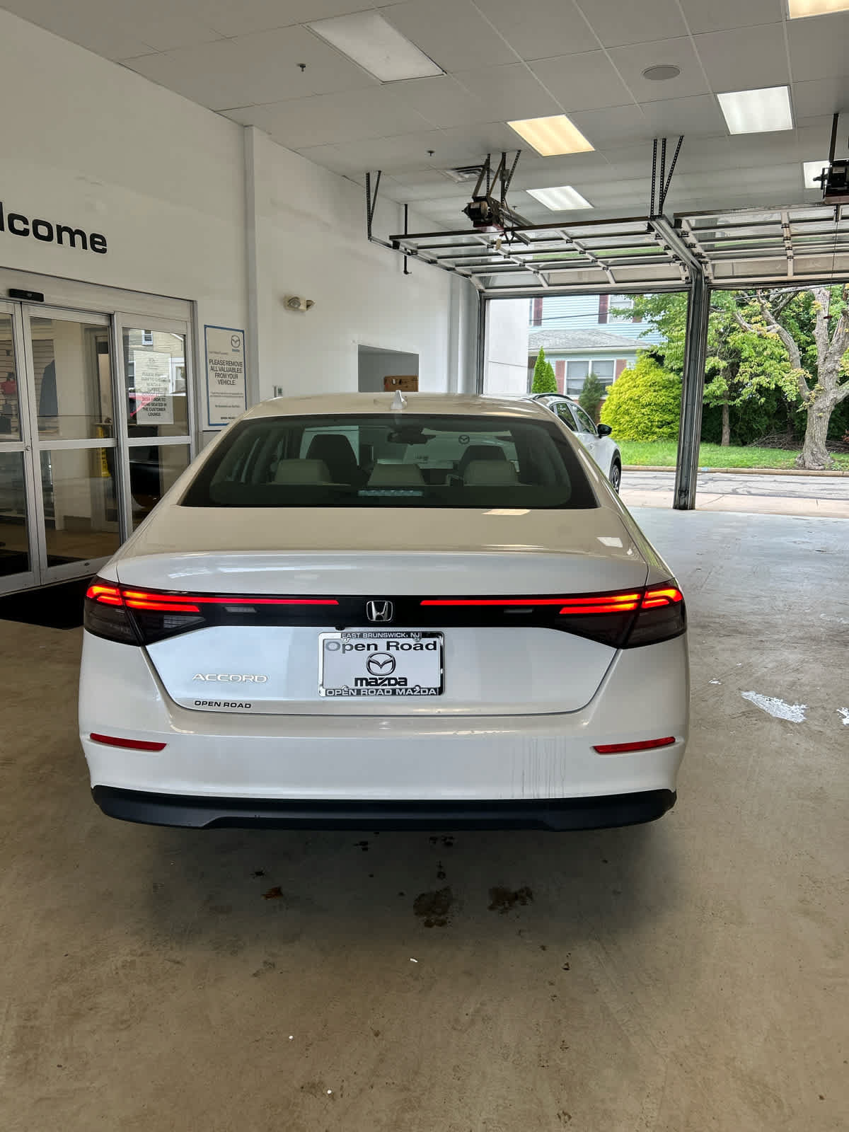 Used 2023 Honda Accord EX image 4